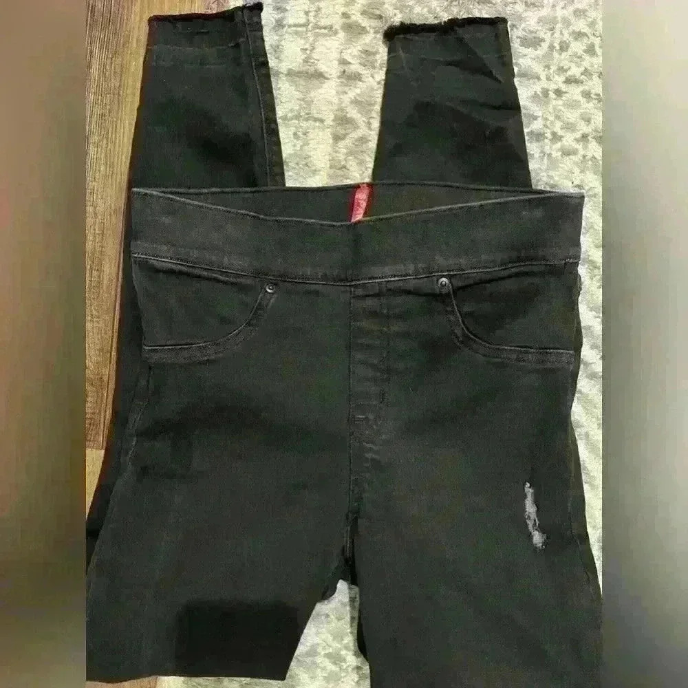 Spanx Distressed Skinny Jeans In Vintage Black Size small - Picture 3 of 5